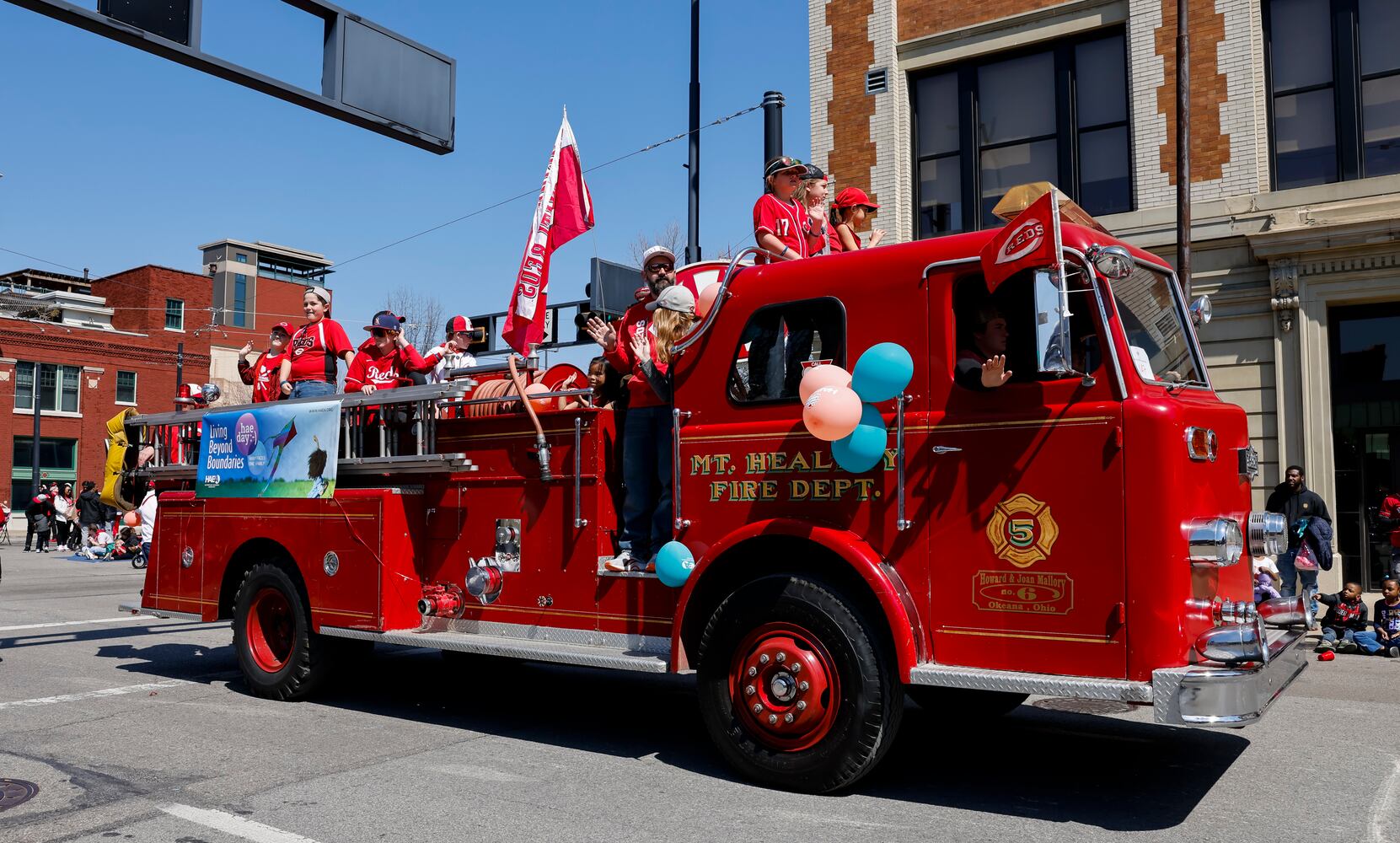 033023 Reds Parade