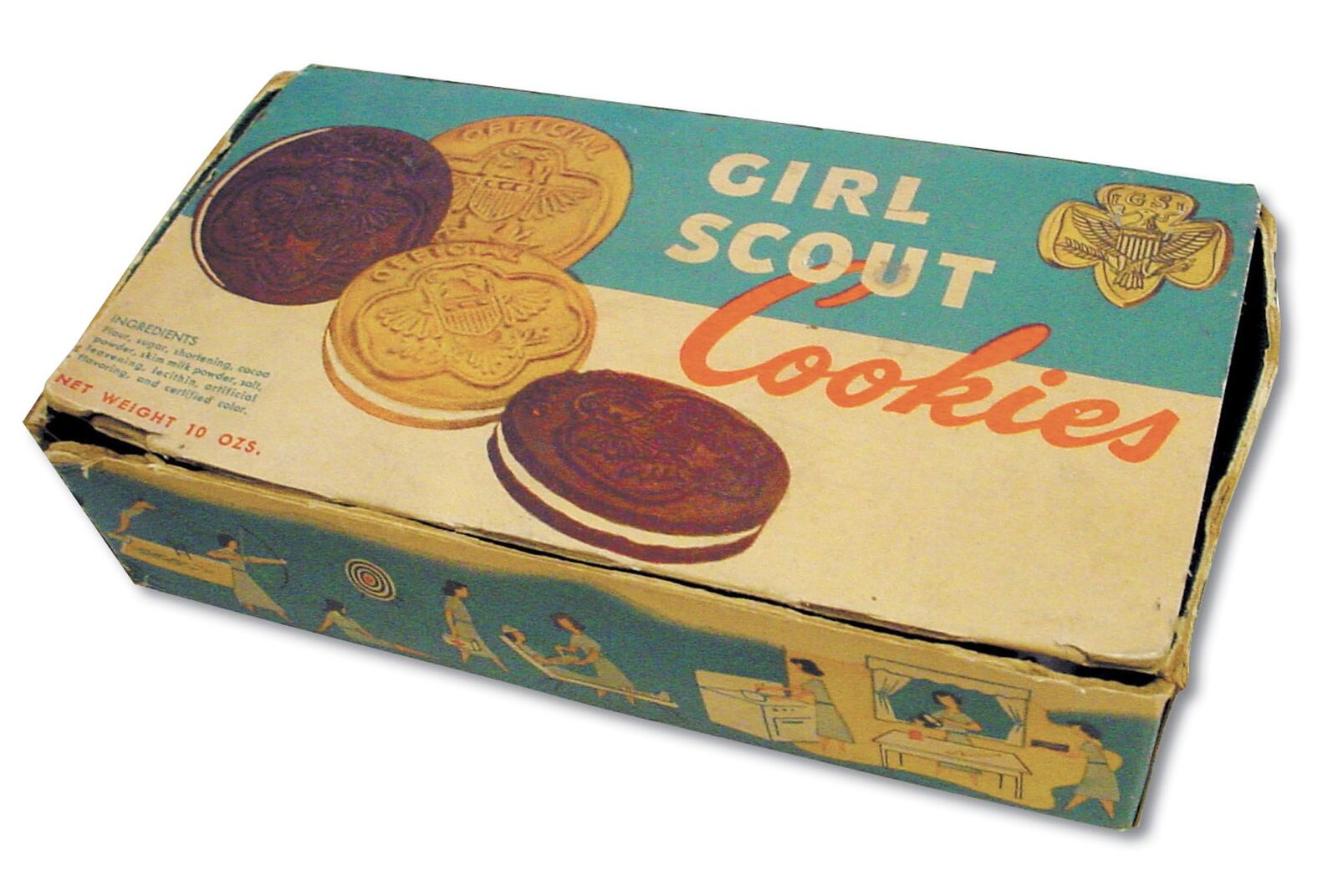 (November 18) Girl Scout Cookie packaging has come a long way since 1922, when Girl Scouts used a cookie recipe published in American Girl magazine to bake their own cookies to sell. (KC) NC KD 2002 (Horiz) (nk)