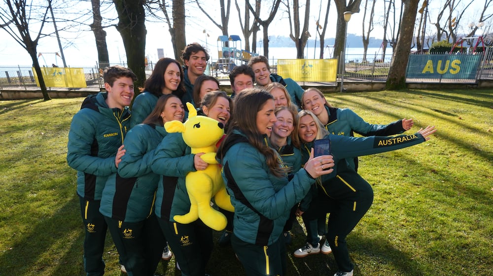 Australia's winter olympic athletes pose for photographers at the AIS European Training Centre in Gavirate, on the Varese lake, northern Italy, Monday, Jan. 26, 2026. (AP Photo/Antonio Calanni)