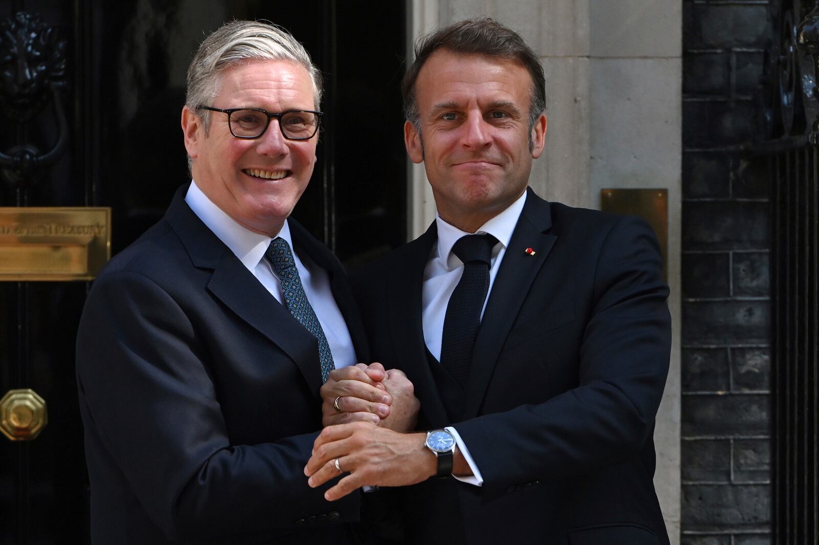 French President Emmanuel Macron meets Britain's Prime Minister Keir Starmer at 10 Downing Street in London, Thursday, July 10, 2025 for a UK-France summit.(AP Photo/Thomas Krych)