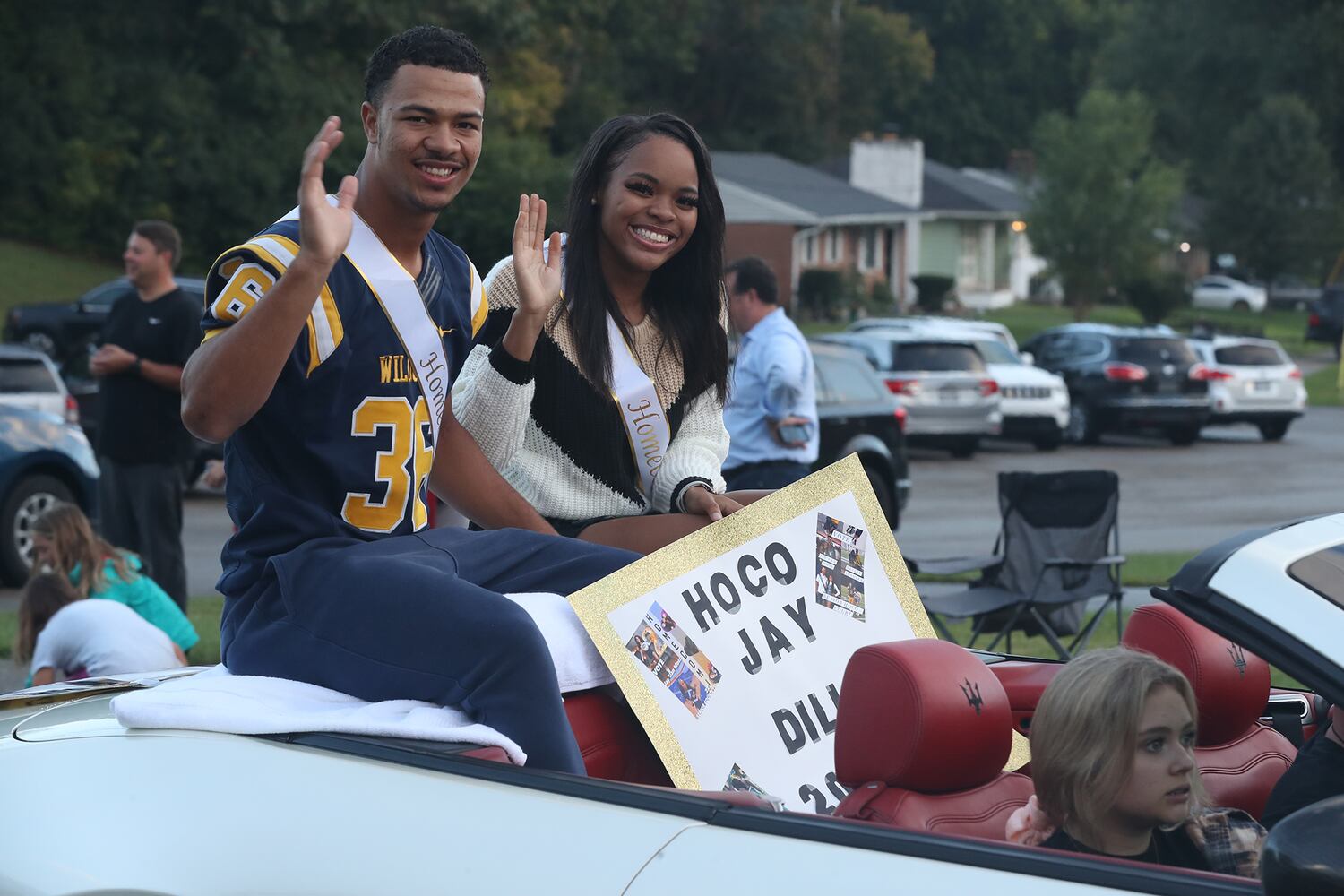 100821 Homecoming Parade SNS