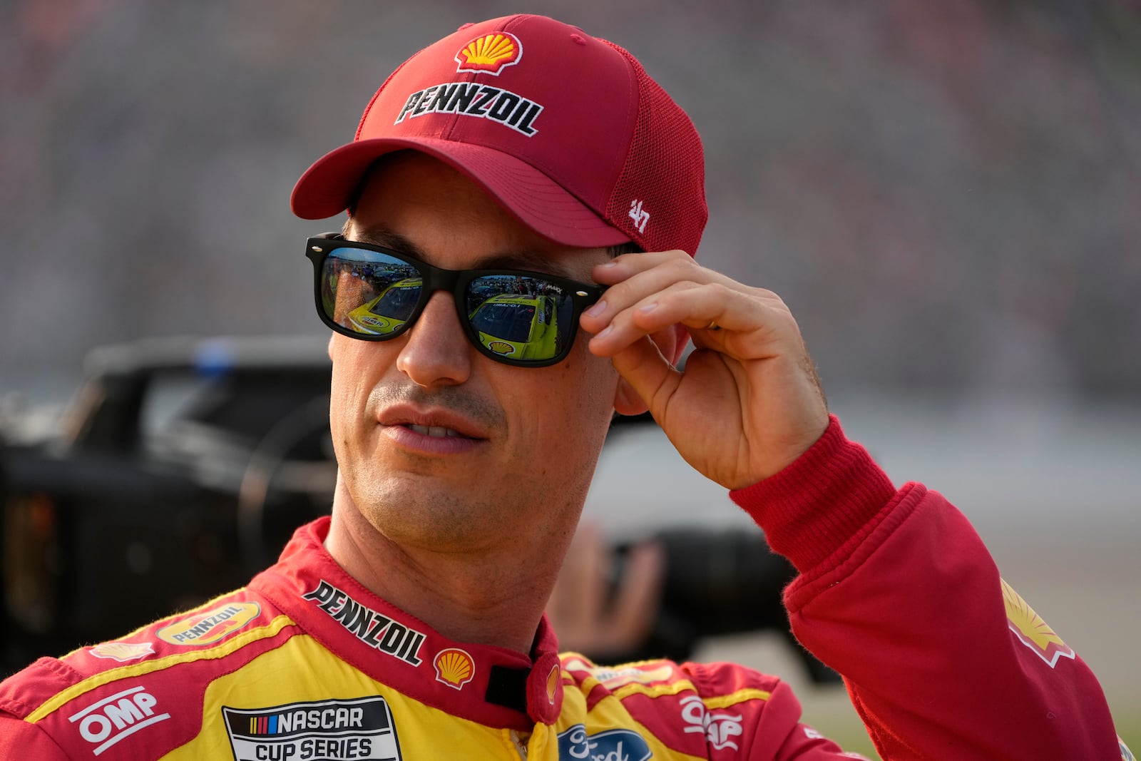 Joey Logano waits for the start of a NASCAR Cup Series auto race Sunday, June 1, 2025, in Lebanon, Tenn. (AP Photo/George Walker IV)