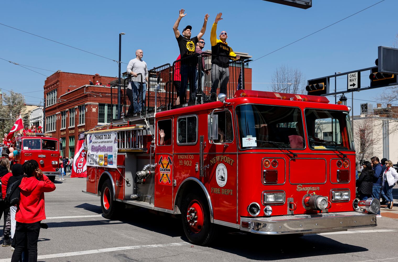 033023 Reds Parade