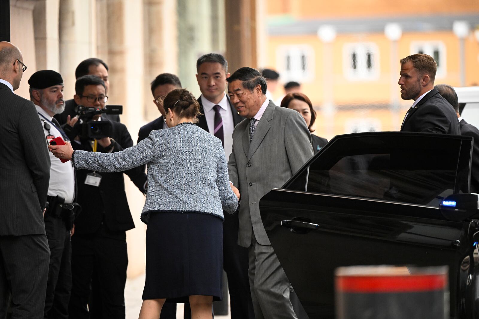Chinese Vice Premier He Lifeng arrives to Rosenbad ahead of the second day of trade talks between China and the U.S., in Stockholm, Sweden, Tuesday July 29, 2025. (Fredrik Sandberg/TT News Agency via AP)