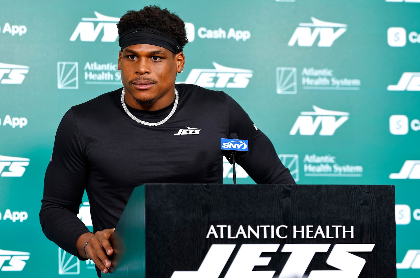 New York Jets linebacker Giovanni Williams responds to questions from media during the NFL football team's rookie camp, Saturday, May 10, 2025, in Florham Park,N.J. (AP Photo/Noah K. Murray)