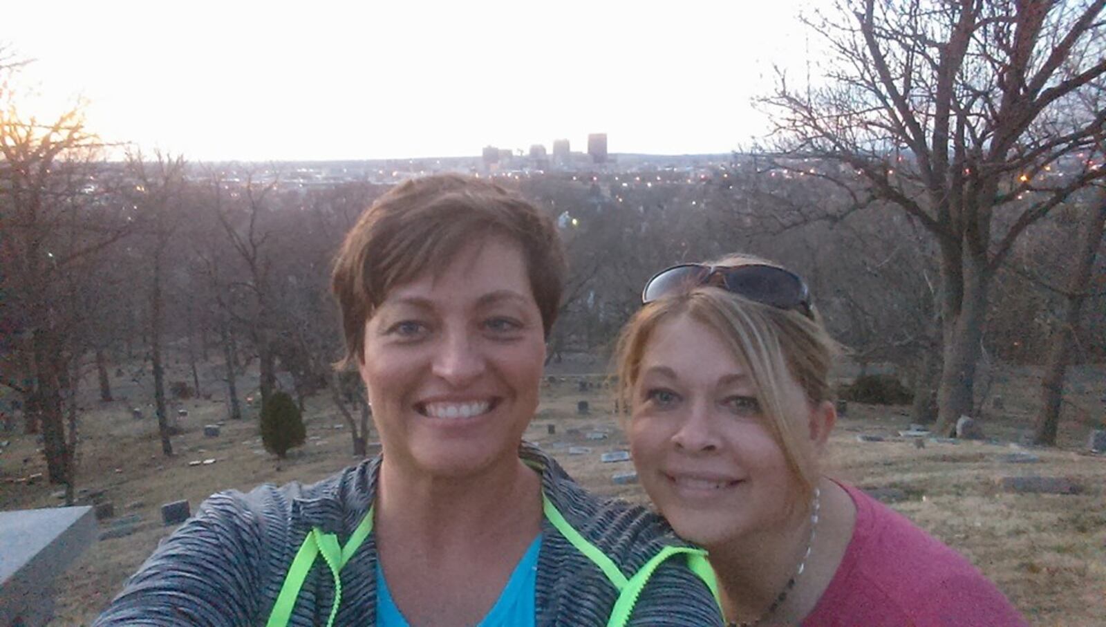 Erica Hubler (left) and sister her Kristina Curtis.