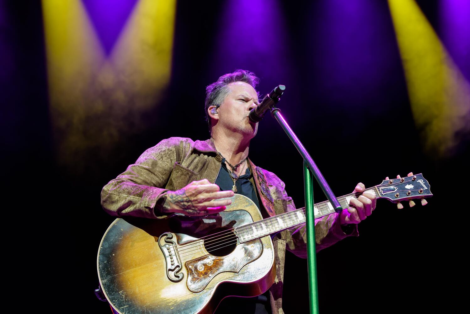 PHOTOS: Gary Allan & Mae Estes Live at Rose Music Center