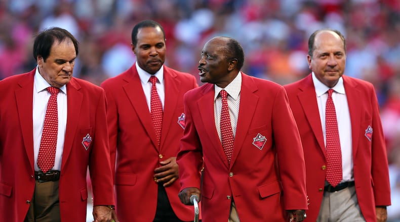 All but one of these former Reds is in the baseball Hall of Fame, yet Barry Larkin (second from left) might be the all-time nice guy for his willingness to pose for pictures with fans. It would be a tough call, though, judging between Johnny Bench (right) and Joe Morgan (second from right). Pete Rose signs more autographs than all of them, probably combined.