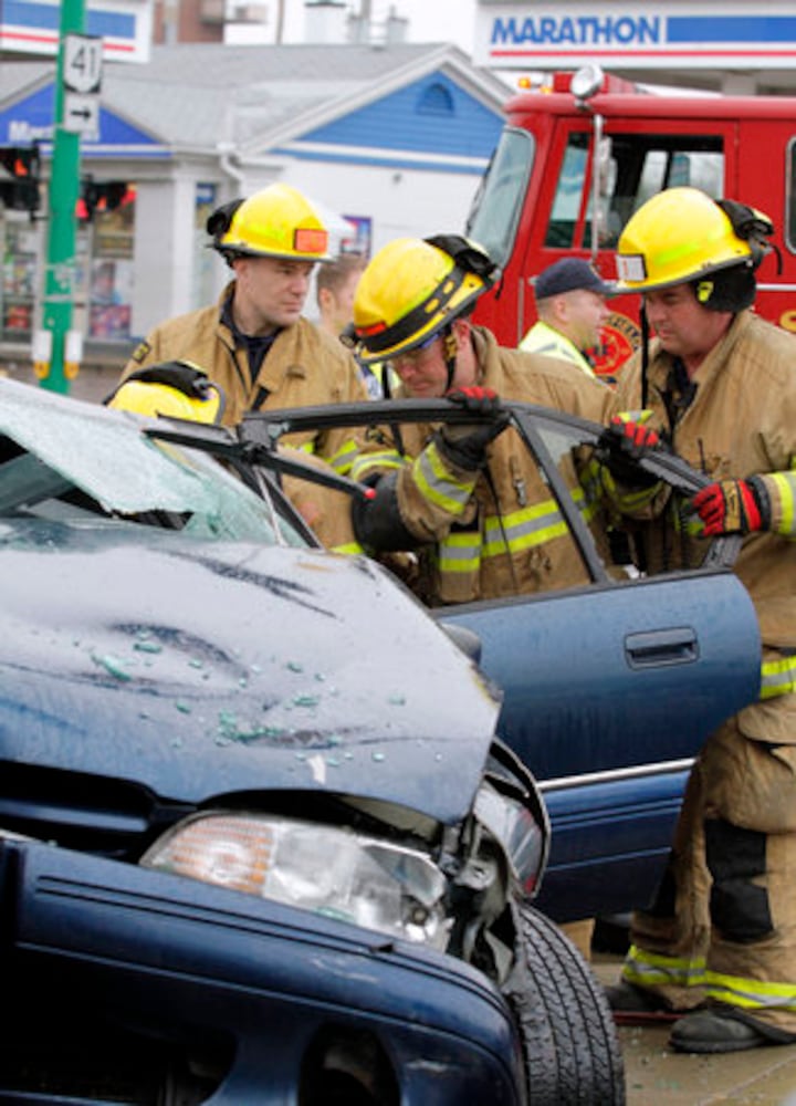 2-car crash on East Main, Belmont