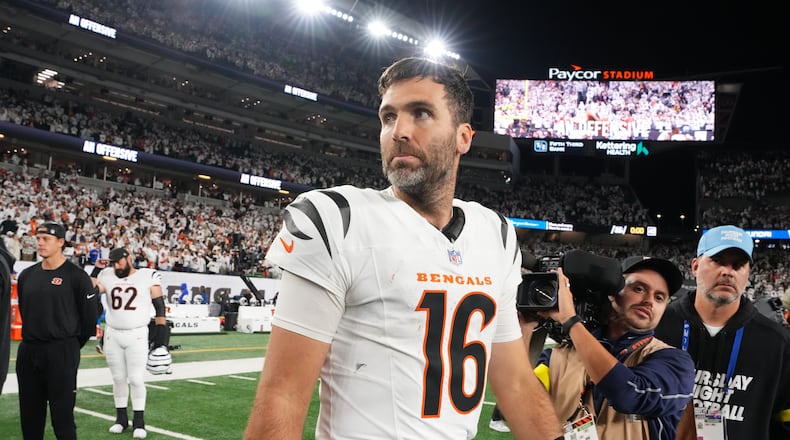 Cincinnati Bengals quarterback Joe Flacco leaves the field following an NFL football game against the Pittsburgh Steelers in Cincinnati Thursday, Oct. 16, 2025. (AP Photo/Jeff Dean)