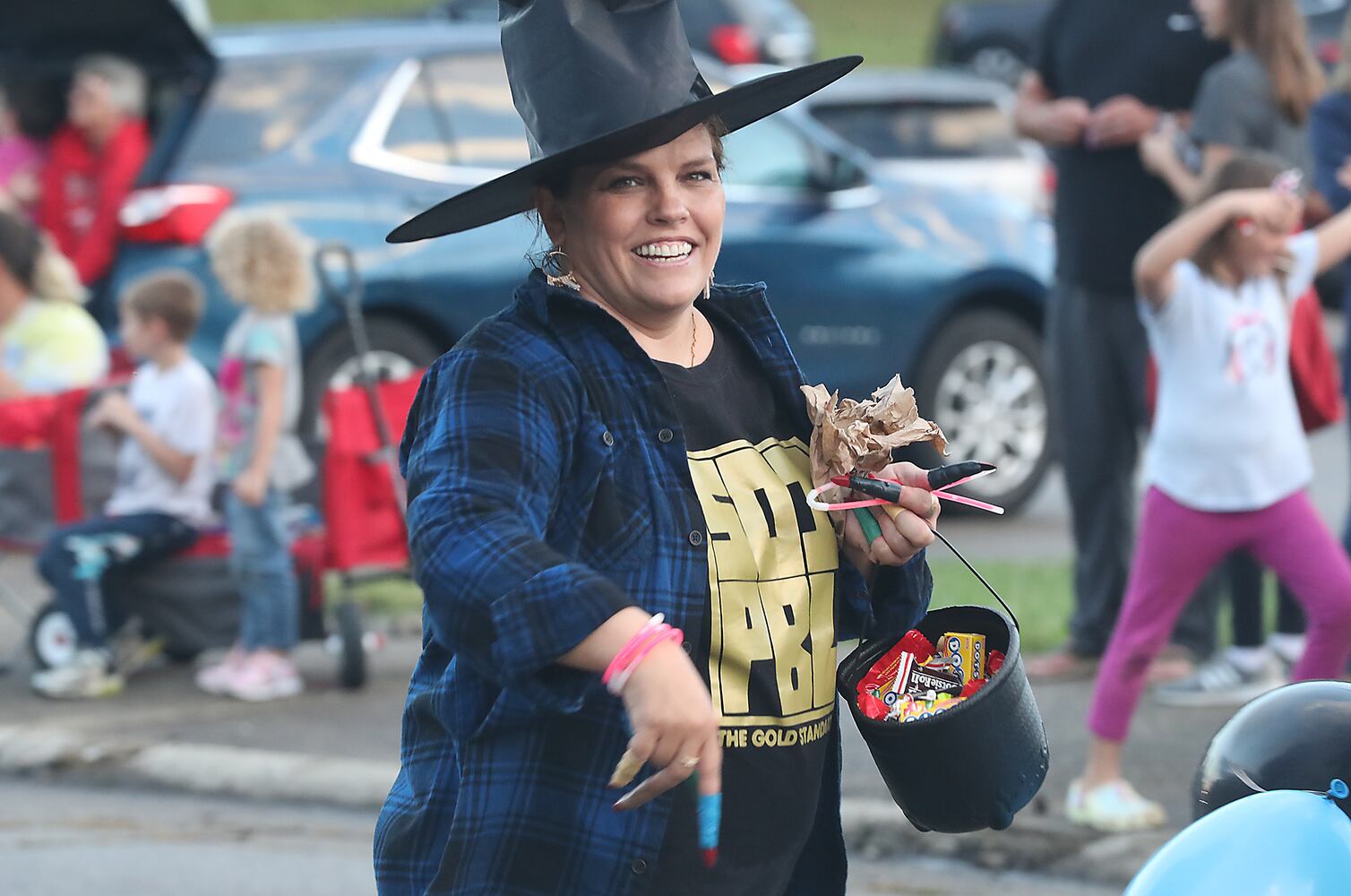 100821 Homecoming Parade SNS