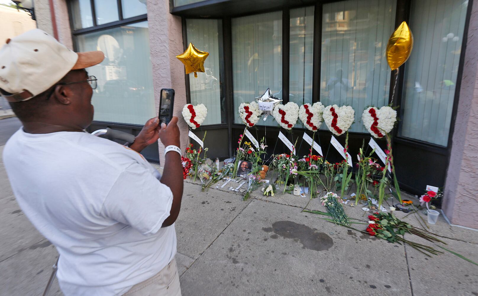 PHOTOS: Outpouring of support continues in Oregon District