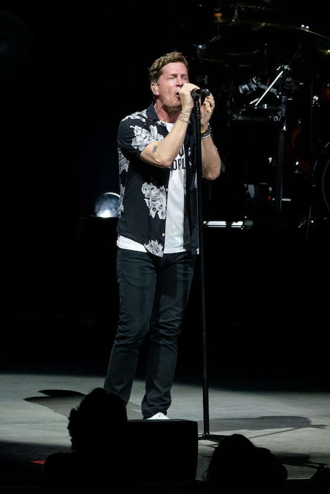 PHOTOS: Rob Thomas performs at Rose Music Center
