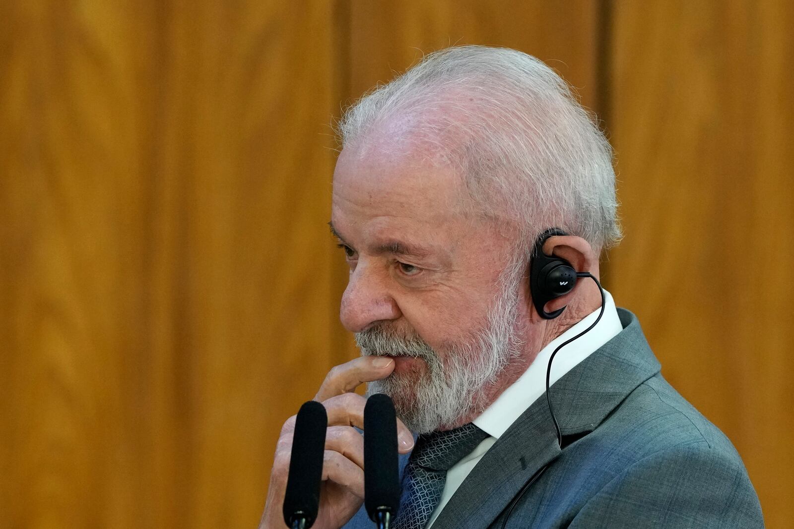 Brazil's President Luiz Inacio Lula da Silva attends an event at the Planalto presidential palace in Brasilia, Brazil, Wednesday, July 9, 2025. (AP Photo/Eraldo Peres)