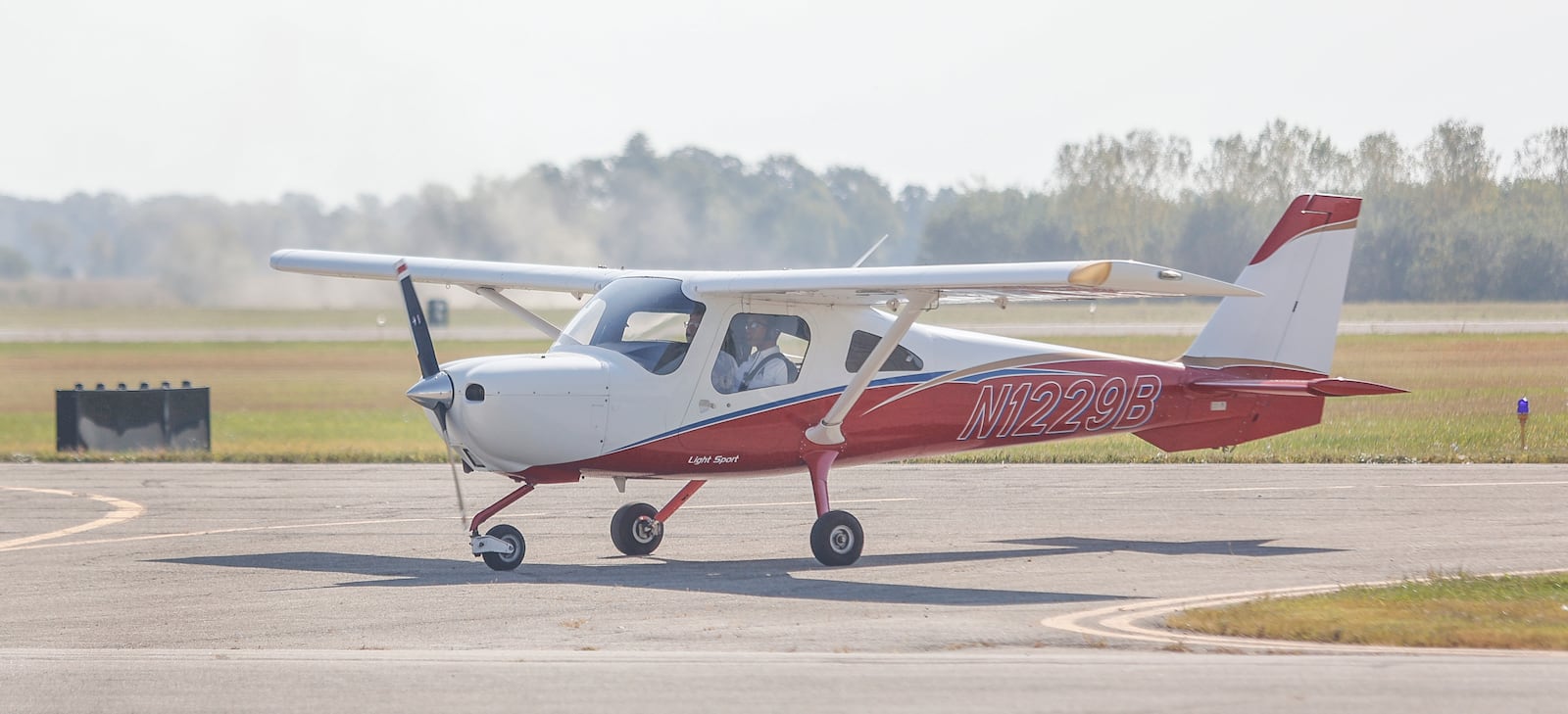 A student with Emmanuel Christian Academy dual enrollment aviation program fly a Cessna 162 Skycatcher on Monday, September 29, 2025, at Springfield-Beckley Municipal Airport. JOSEPH COOKE/STAFF