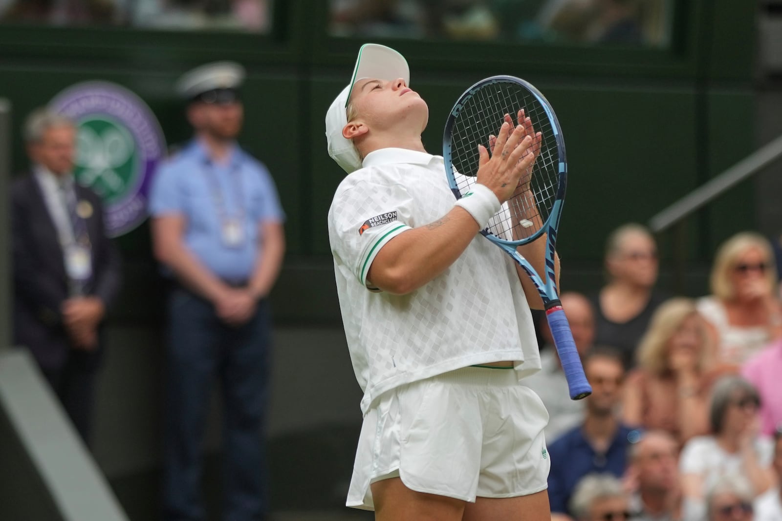 Sonay Kartal of Britain reacts after losing a point against Russia's Anastasia Pavlyuchenkova during a fourth round women's singles match at the Wimbledon Tennis Championships in London, Sunday, July 6, 2025. (AP Photo/Alastair Grant)