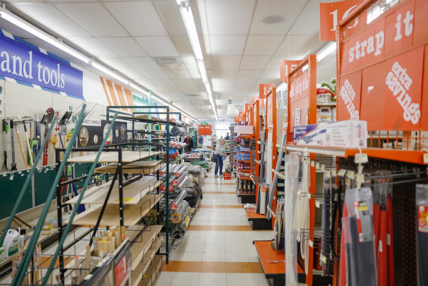 Springfield Home and Hardware Closing 