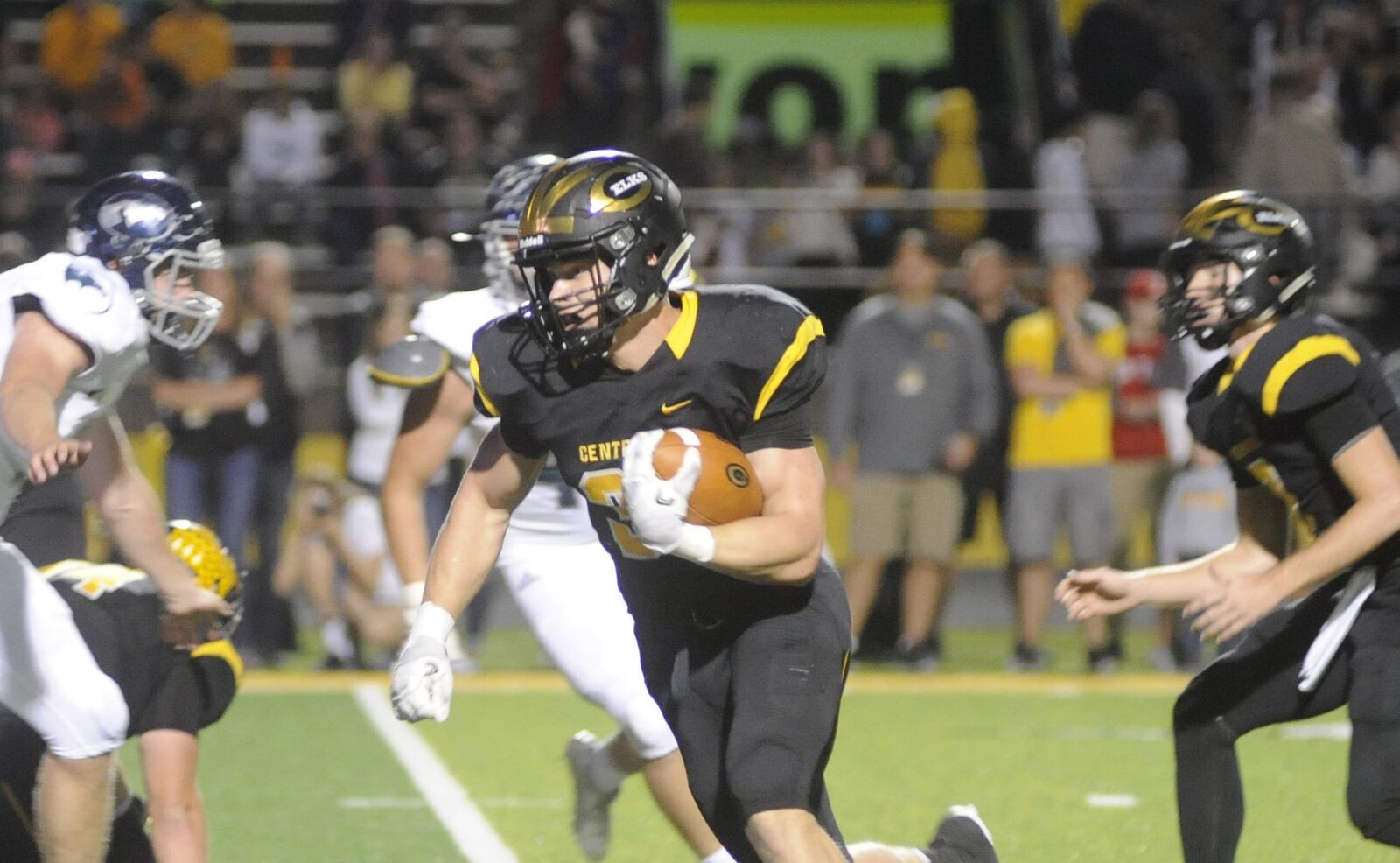 Centerville’s Ross Harmon rushed for 129 yards and 1 TD. Centerville defeated visiting Fairmont 43-28 in a Week 9 high school football game on Friday, Oct. 20, 2017. MARC PENDLETON / STAFF