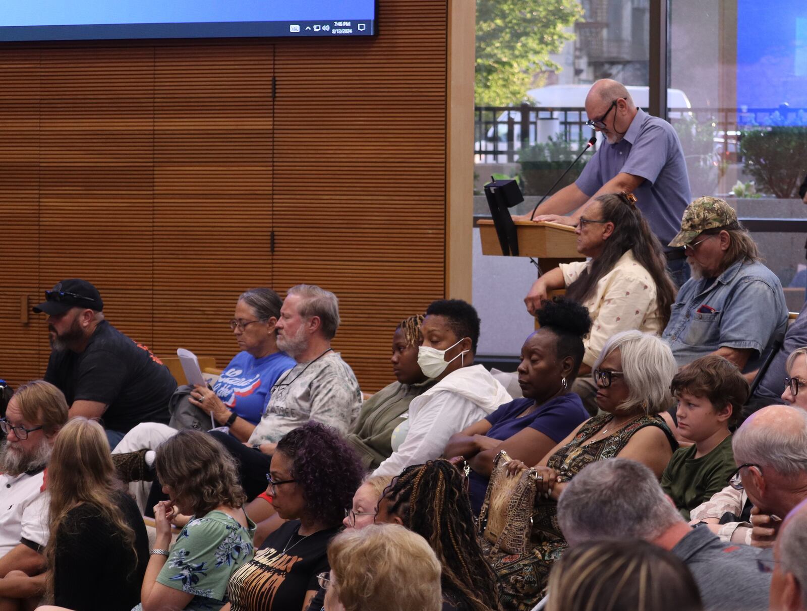 The City Hall Forum was filled to capacity in August 2024 as community members shared their concerns with Springfield city commissioners. JESSICA OROZCO/STAFF
