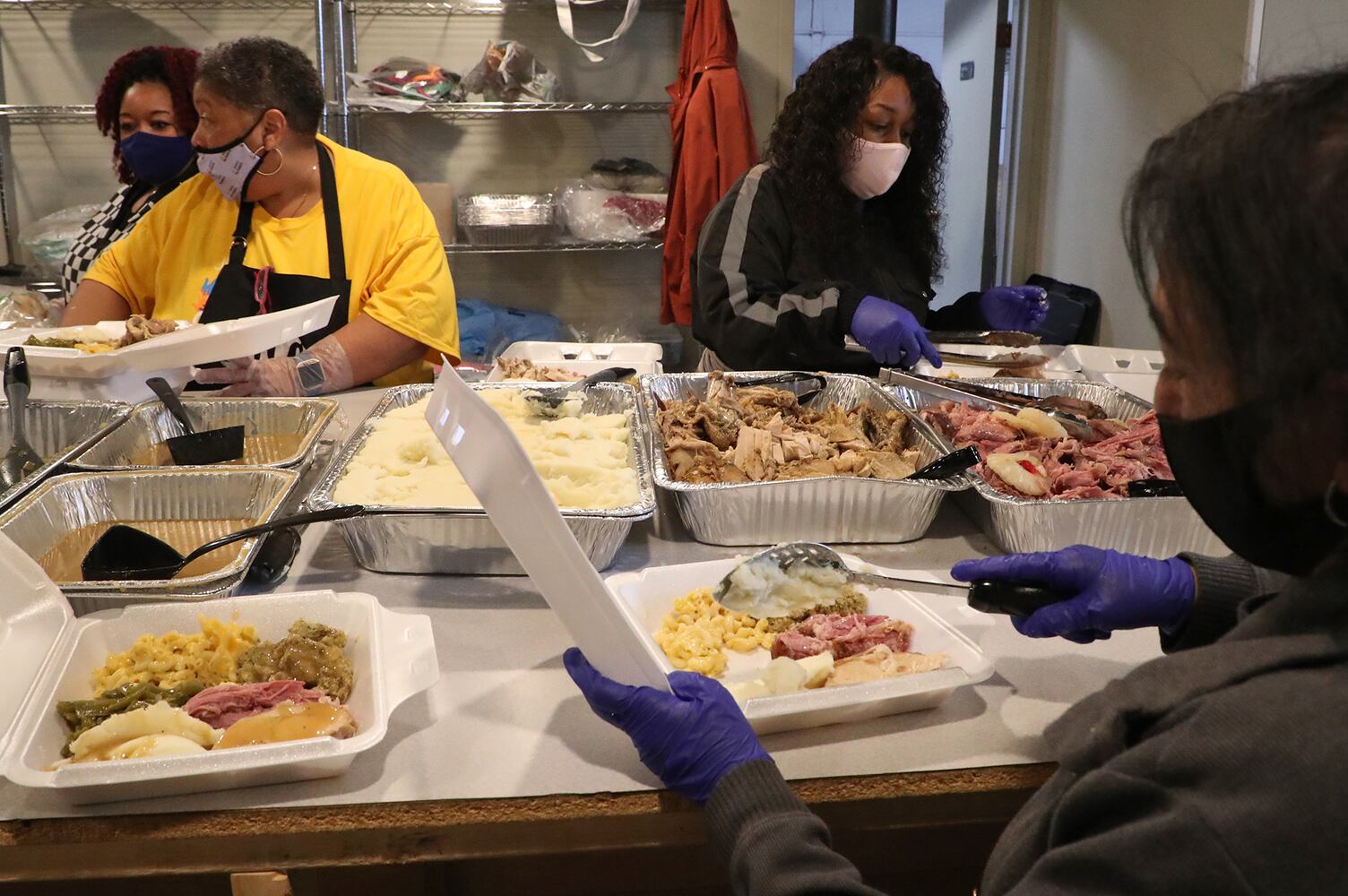 112220 Thanksgiving Dinner SNS