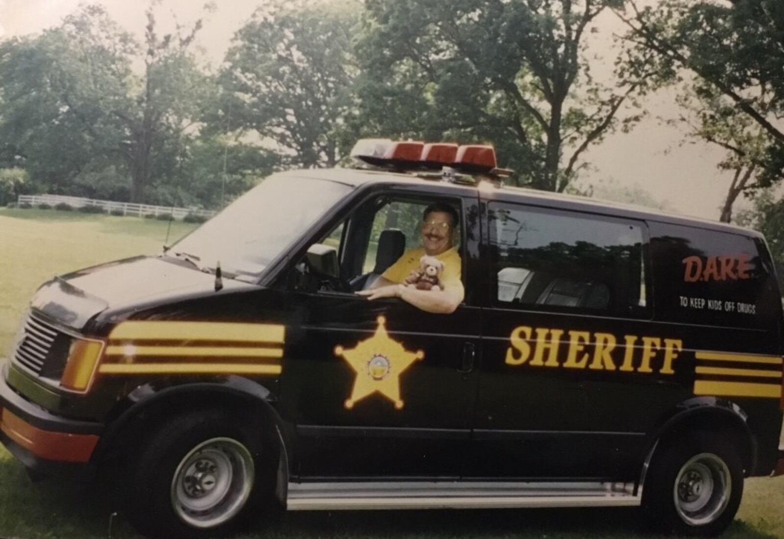 Clark County community remembers D.A.R.E. officer ‘Deputy Bob’