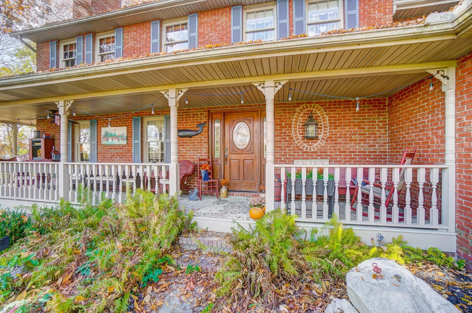 PHOTOS: Springfield-area home on 2.5 acres near golf course listed