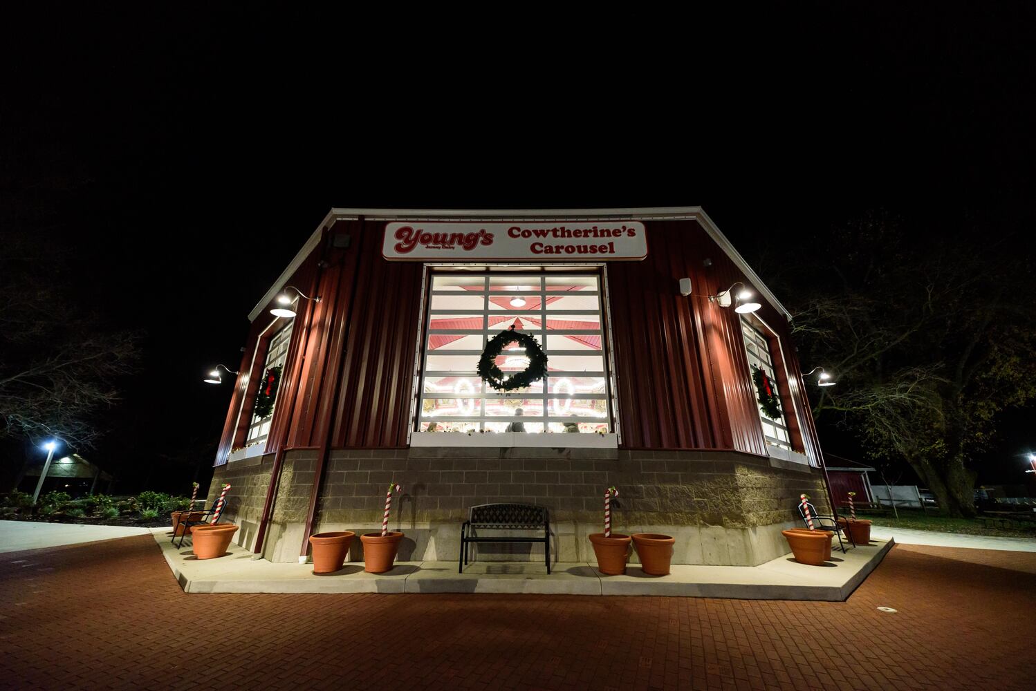 PHOTOS: Barnabe's Buckeye Tree Lighting Ceremony at Young's Jersey Dairy