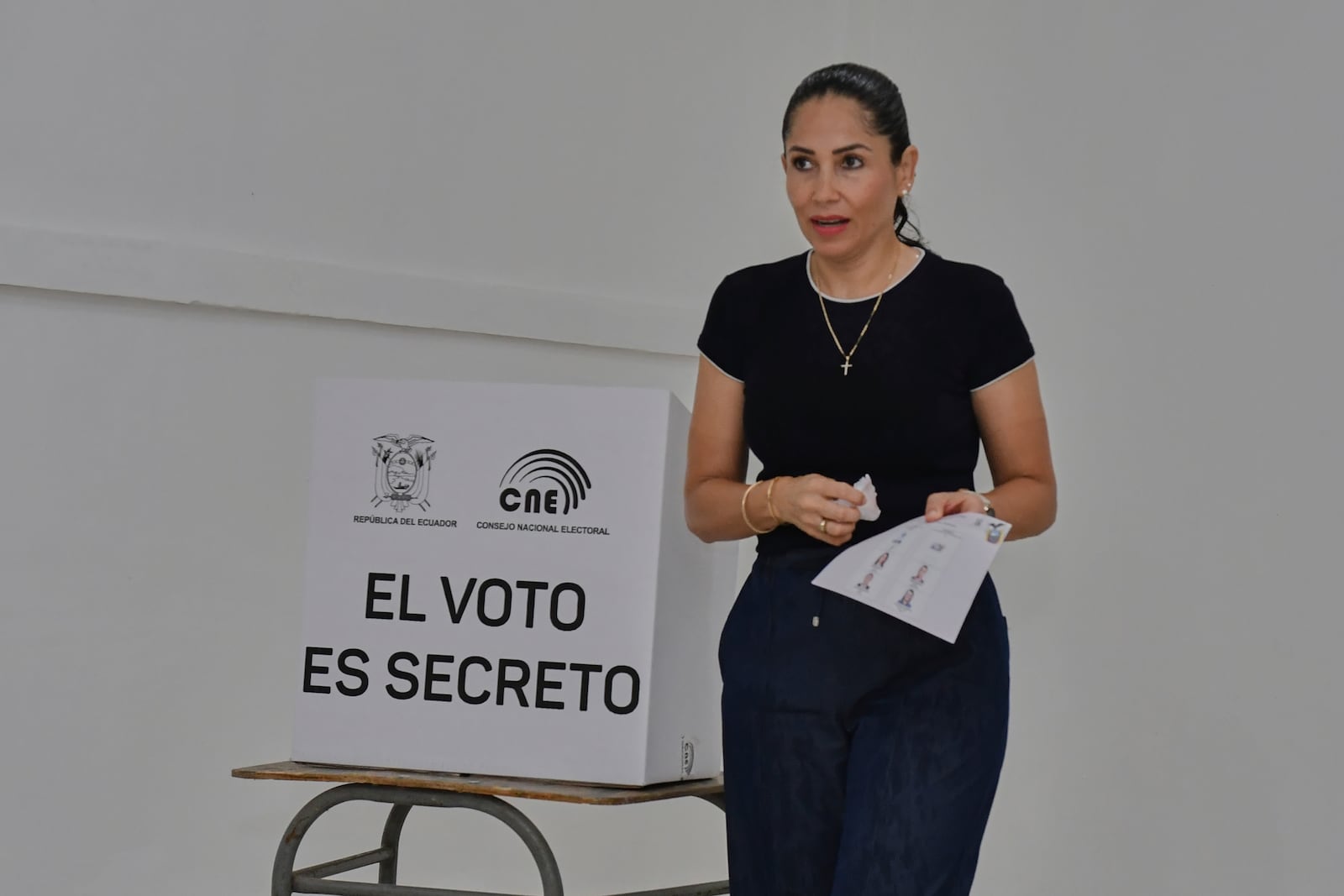 Luisa Gonzalez, presidential candidate from the Citizen Revolution party, votes in the presidential election runoff in Canuto, Ecuador, Sunday, April 13, 2025. (AP Photo/Ariel Ochoa)