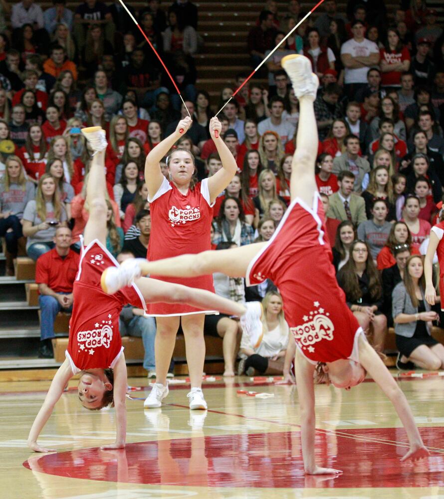 Troy Pop Rocks Perform
