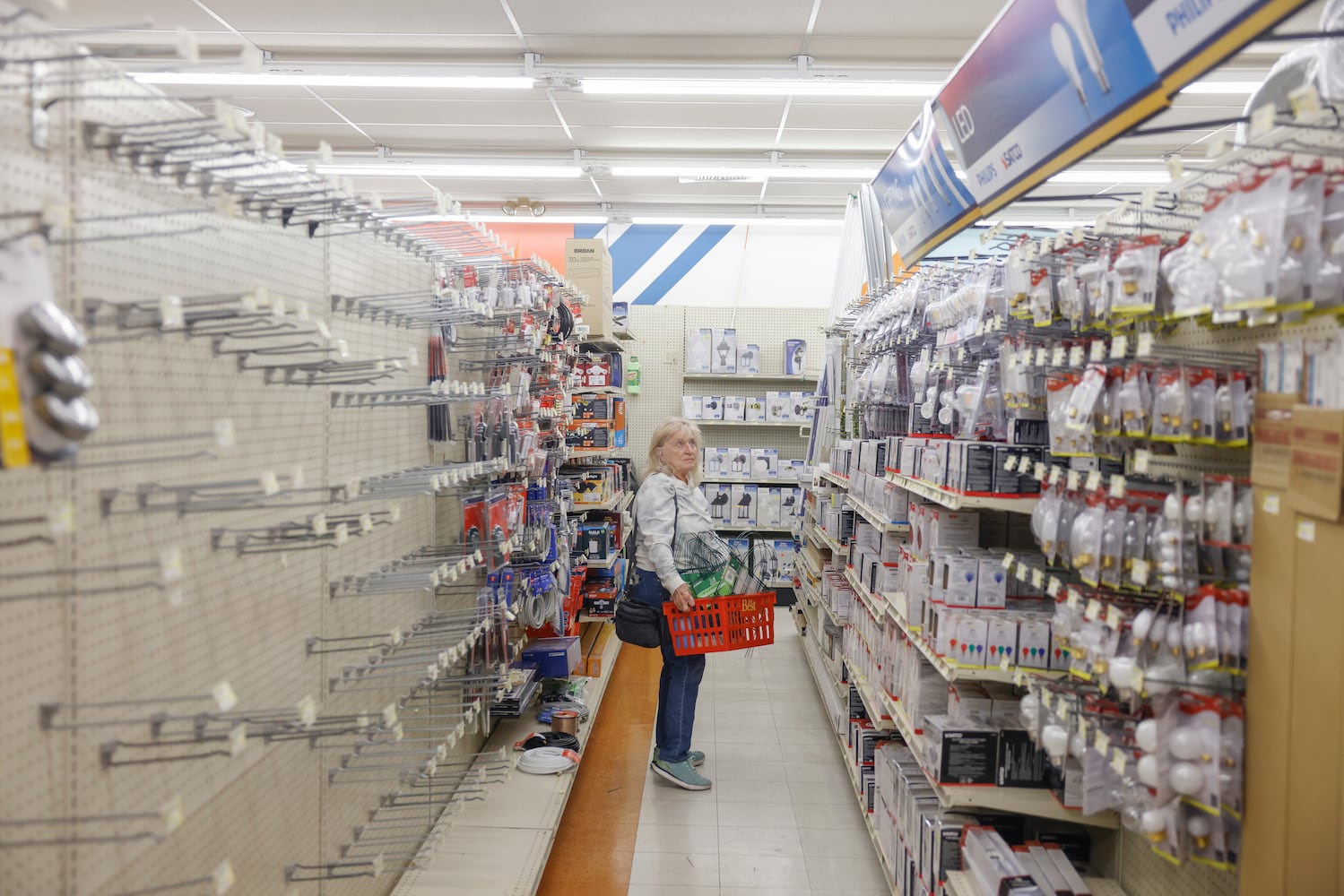 Springfield Home and Hardware Closing 