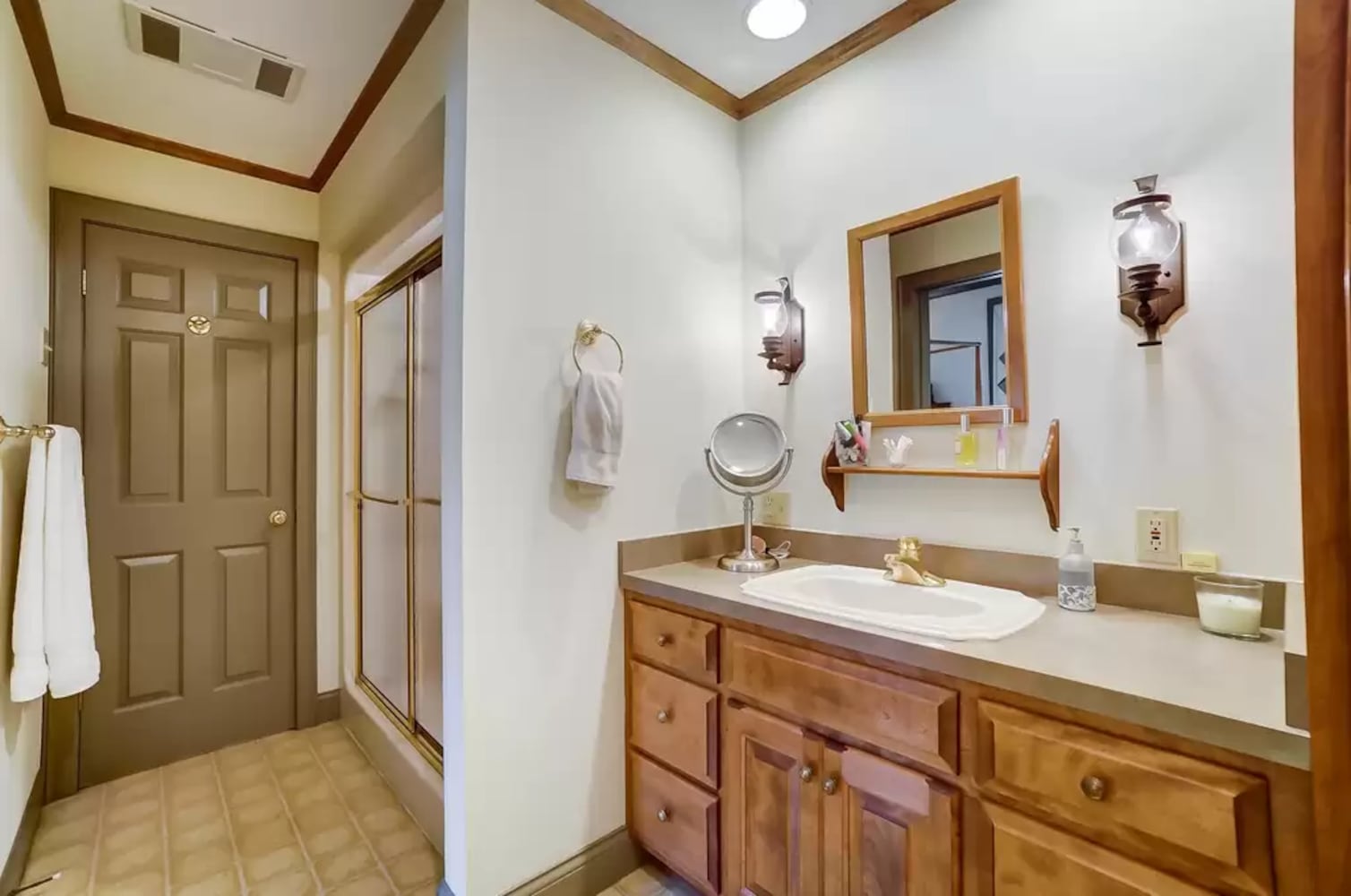PHOTOS: Home on 1.13 acres near 2 Springfield golf courses listed