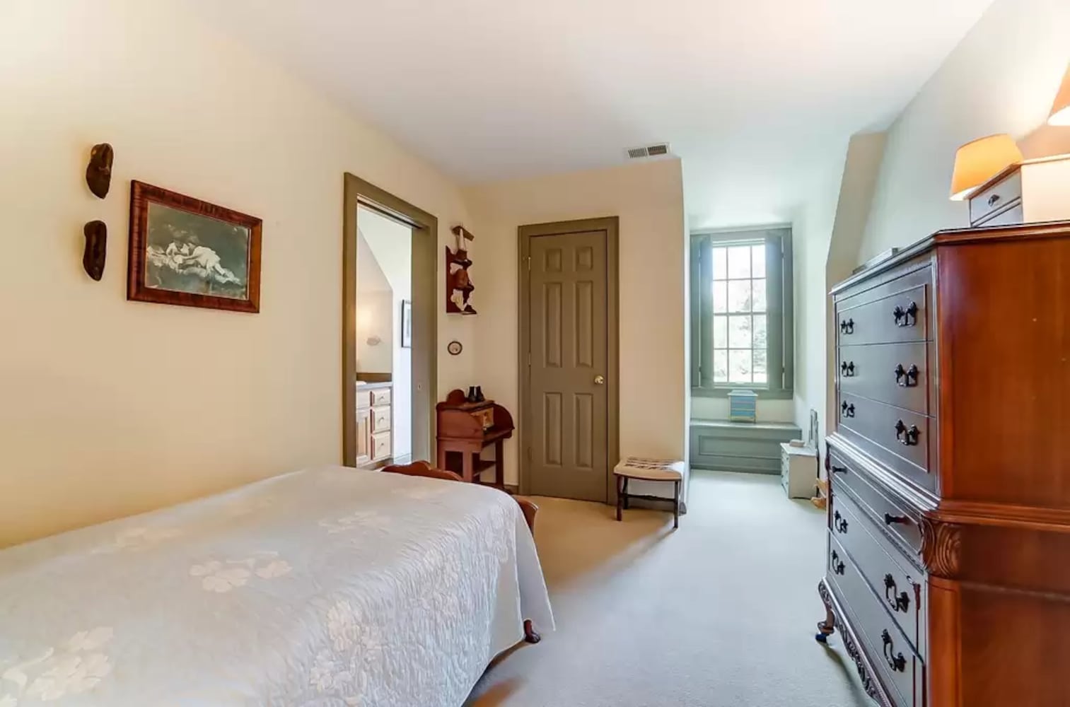 PHOTOS: Home on 1.13 acres near 2 Springfield golf courses listed