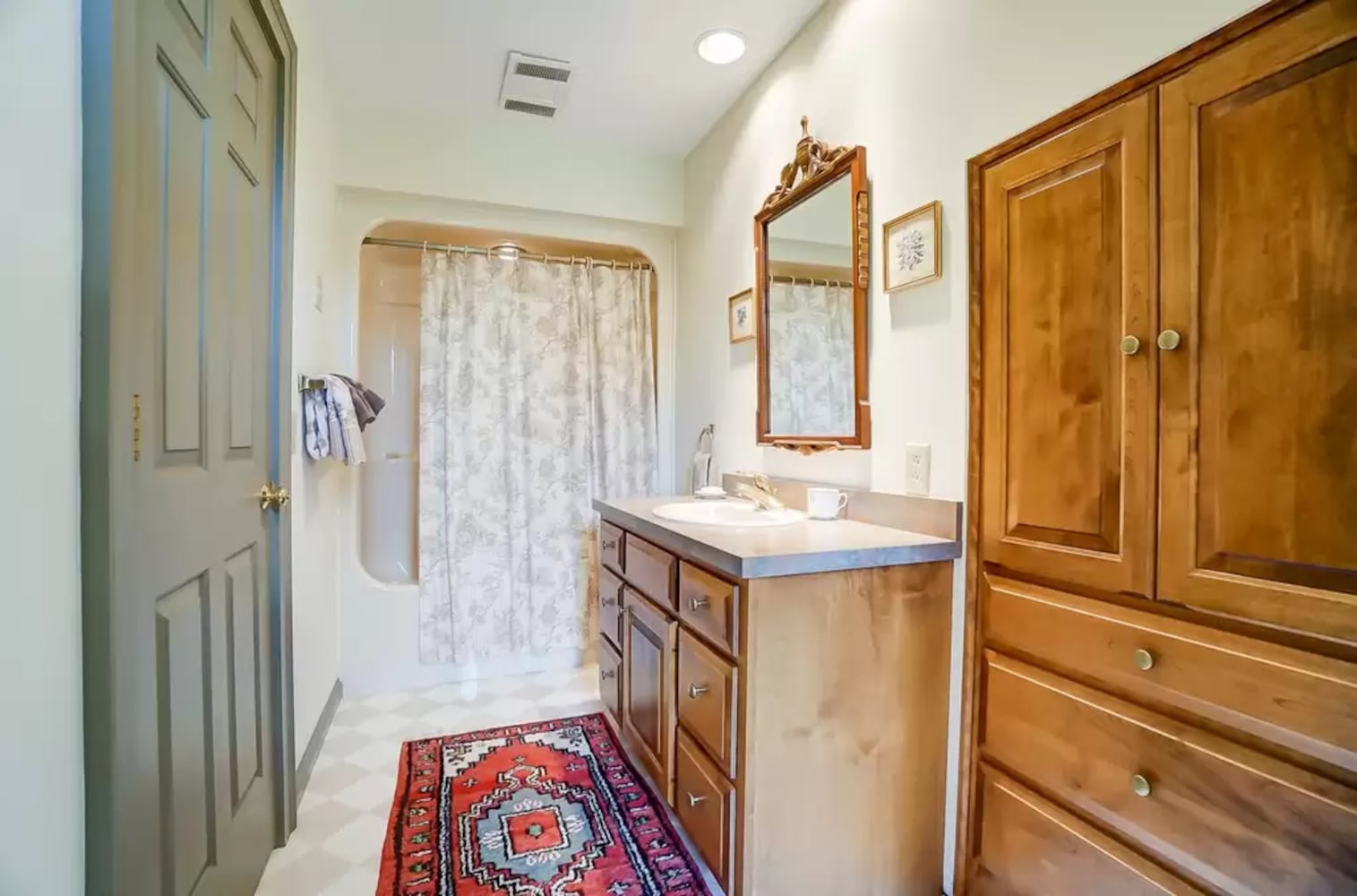 PHOTOS: Home on 1.13 acres near 2 Springfield golf courses listed