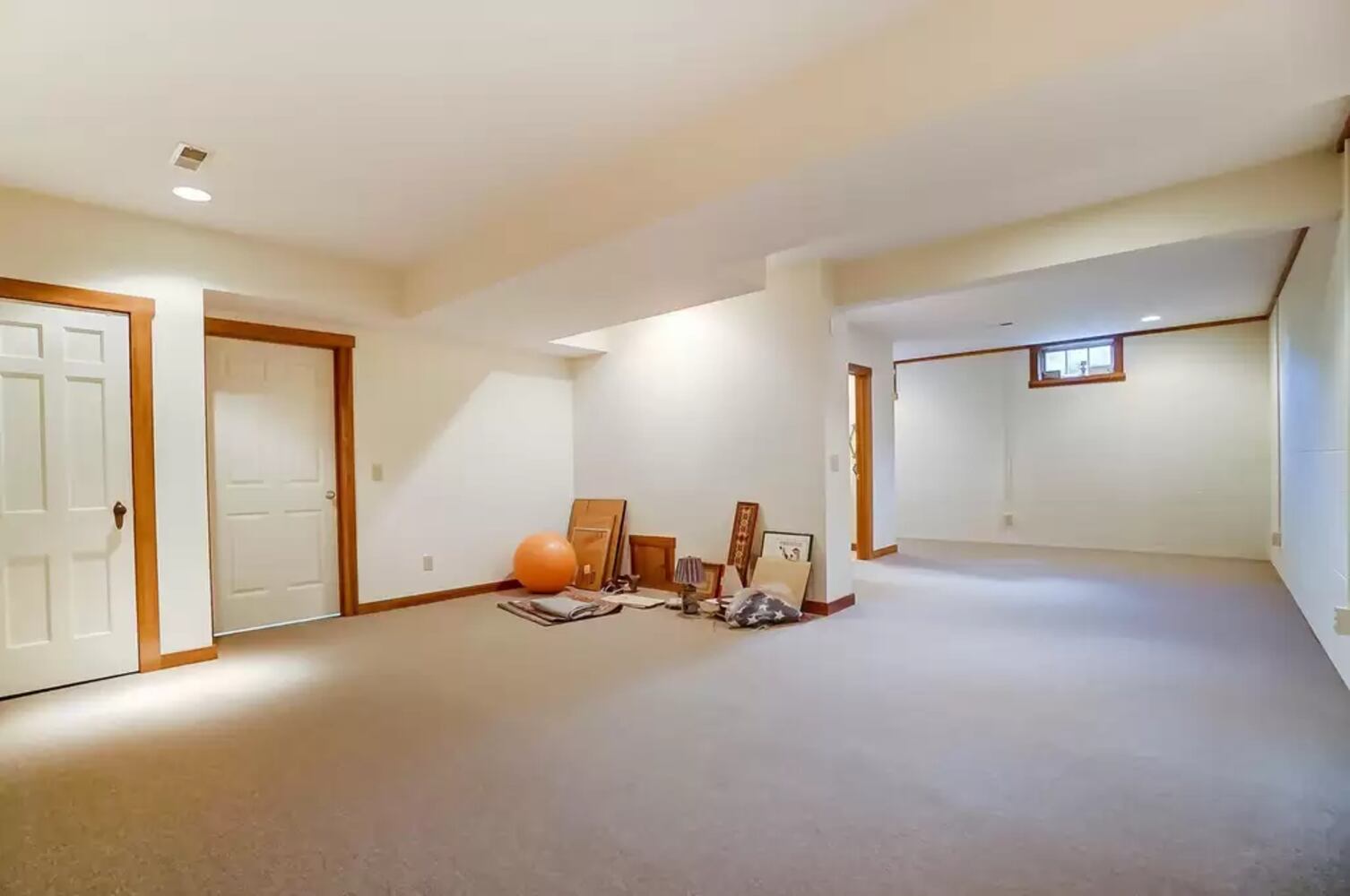 PHOTOS: Home on 1.13 acres near 2 Springfield golf courses listed