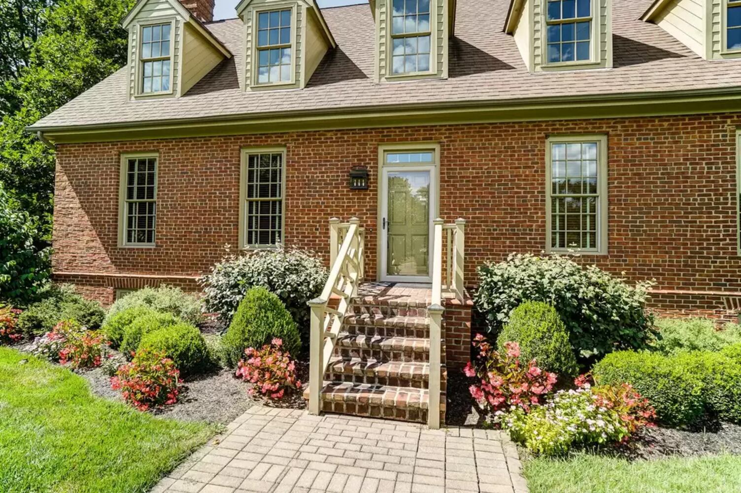 PHOTOS: Home on 1.13 acres near 2 Springfield golf courses listed