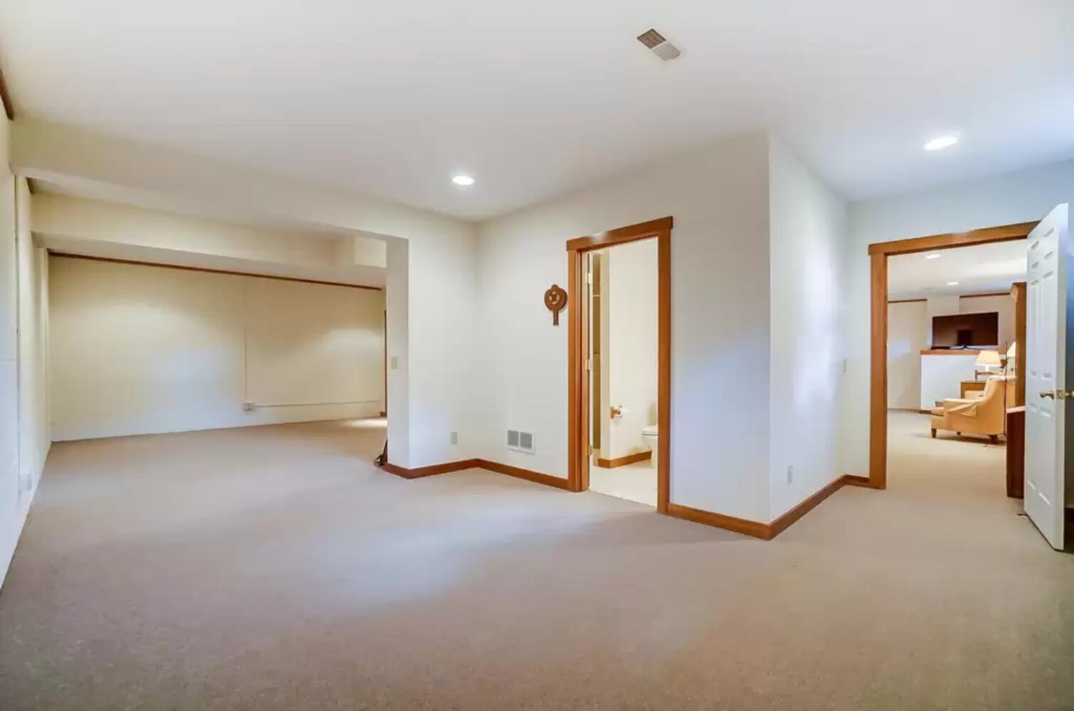 PHOTOS: Home on 1.13 acres near 2 Springfield golf courses listed