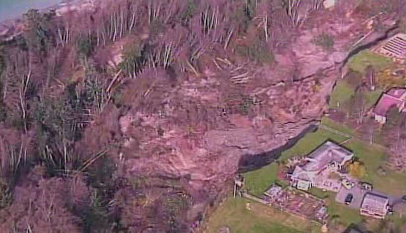 Whidbey Island homes threatened by landslide