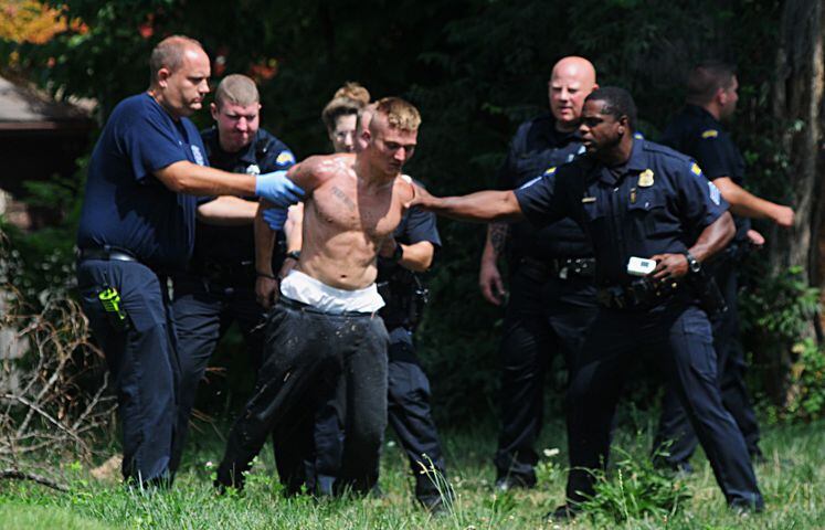 Man leads Dayton police on foot chase